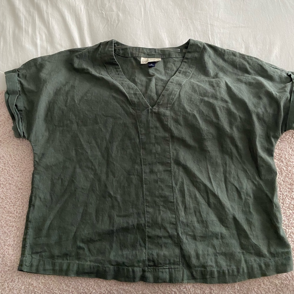 NWOT! Never worn Universal Thread shirt